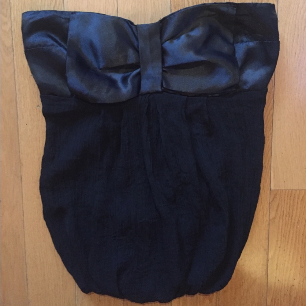 Strapless bow top